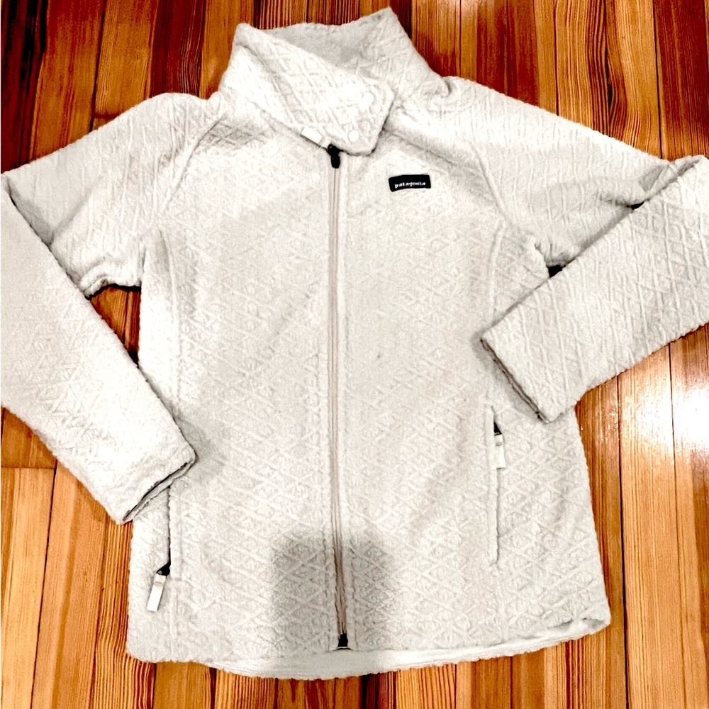PATAGONIA - women’s size medium fleece zip up jacket